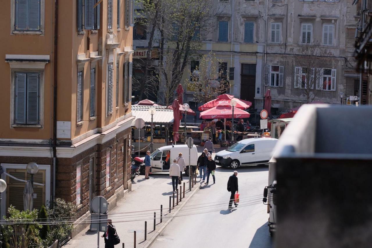 Luxury Old Town Apartment Pula Buitenkant foto