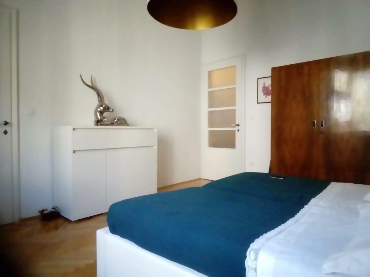 Luxury Old Town Apartment Pula Buitenkant foto