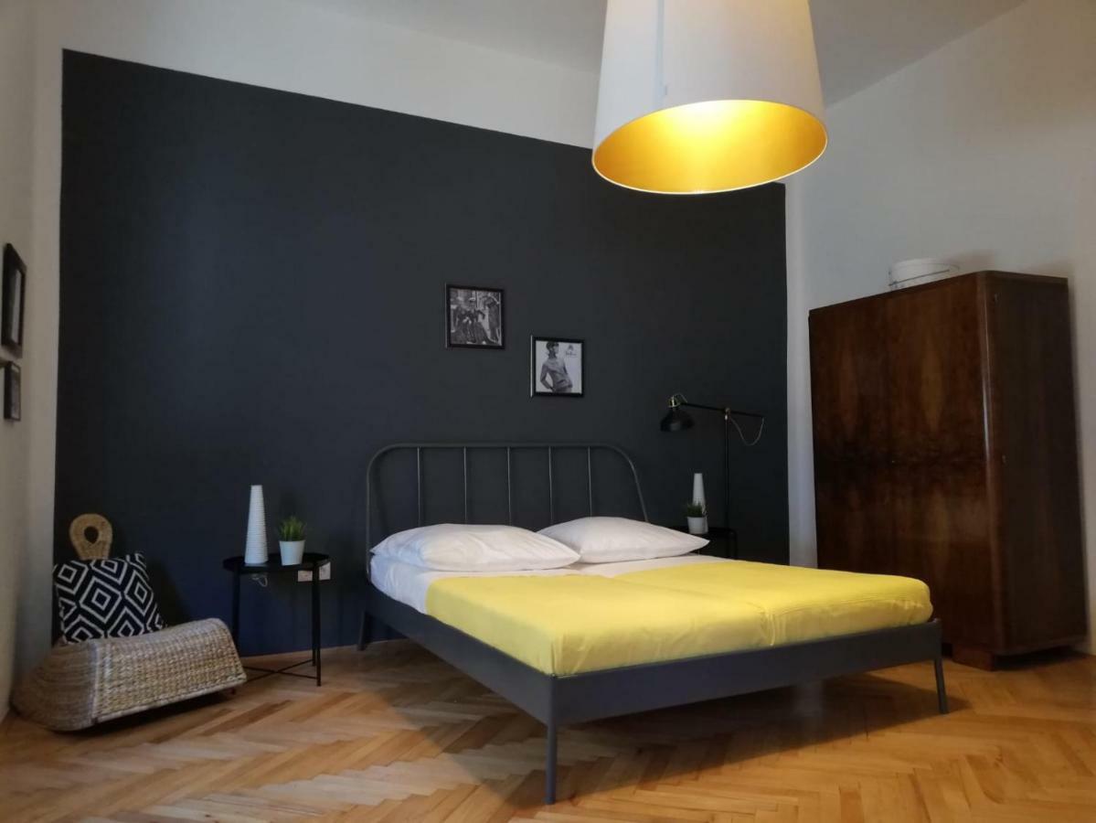 Luxury Old Town Apartment Pula Buitenkant foto